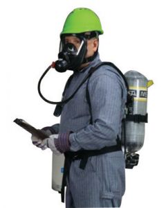 MSA AirHawk® II 4500 psig High Pressure Self Contained Breathing Apparatus With Nylon Harness, Chest Strap, Medium Hycar Rubber Advantage® 4000 Facepiece, Polyester Net Head Harness, Hard Case And 45 Minute Carbon Low Profile Cylinder